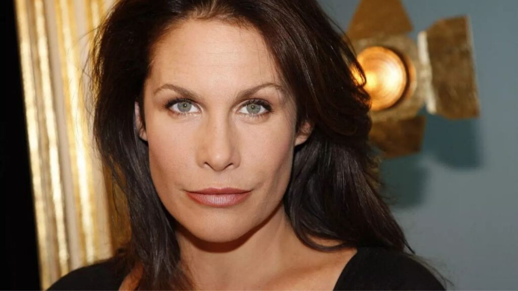 Taille Astrid Veillon