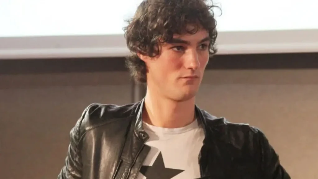 Pablo Pillaud-Vivien fils de : héritage familial, engagement et trajectoire singulière Pablo Pillaud-Vivien fils de