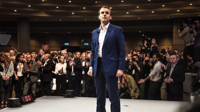 Emmanuel Macron taille : entre réalité physique, construction médiatique et enjeux politiques Emmanuel Macron taille